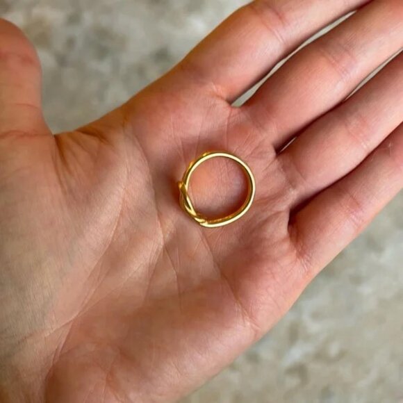 The Hazel Delicate gold stainless steel twist dainty love knot ring sz 6 - Picture 3 of 5